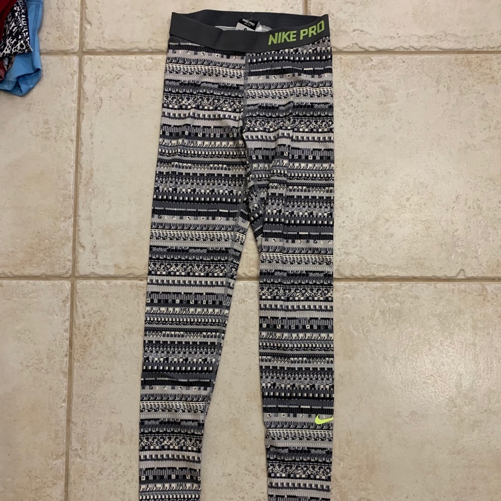 Nike pro insulated leggings